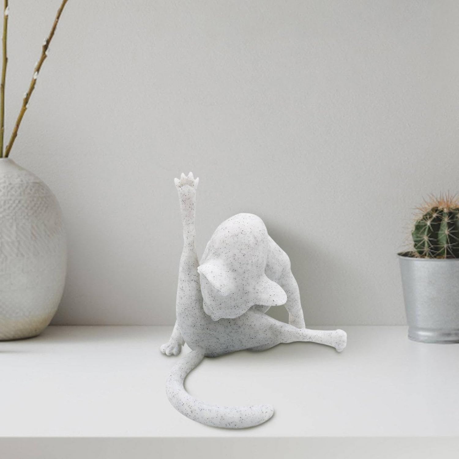 😹 Funny Licking Butt Cat Figurine